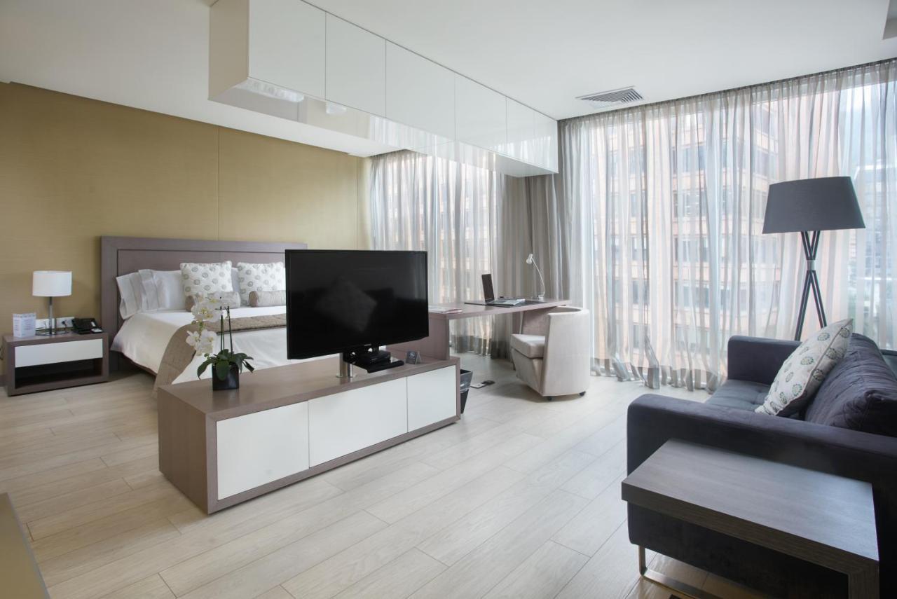 Hotel 100 Luxury Suites By Preferred Bogota Bagian luar foto A suite at the hotel