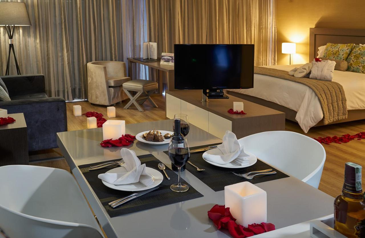 Hotel 100 Luxury Suites By Preferred Bogota Bagian luar foto A suite at the hotel