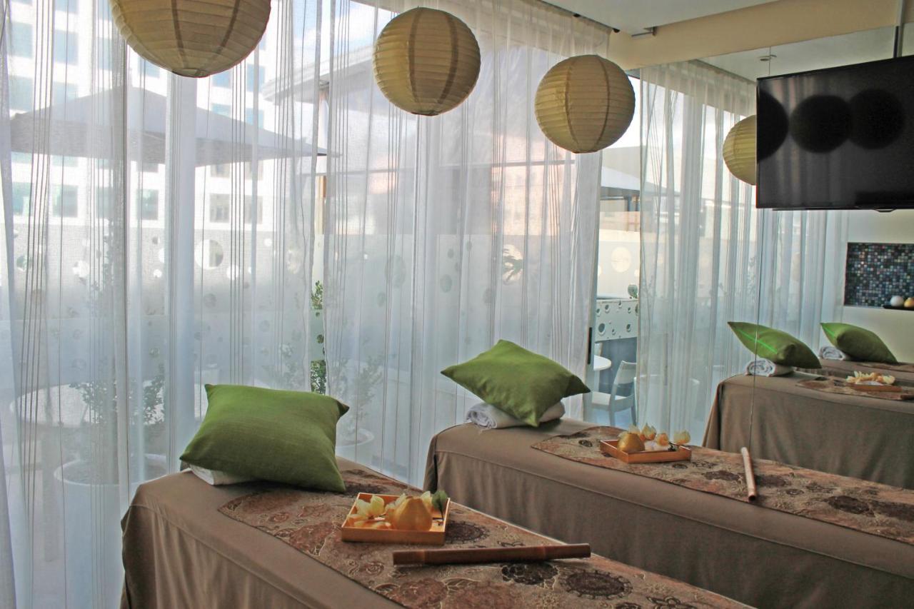 Hotel 100 Luxury Suites By Preferred Bogota Bagian luar foto The interior of the restaurant