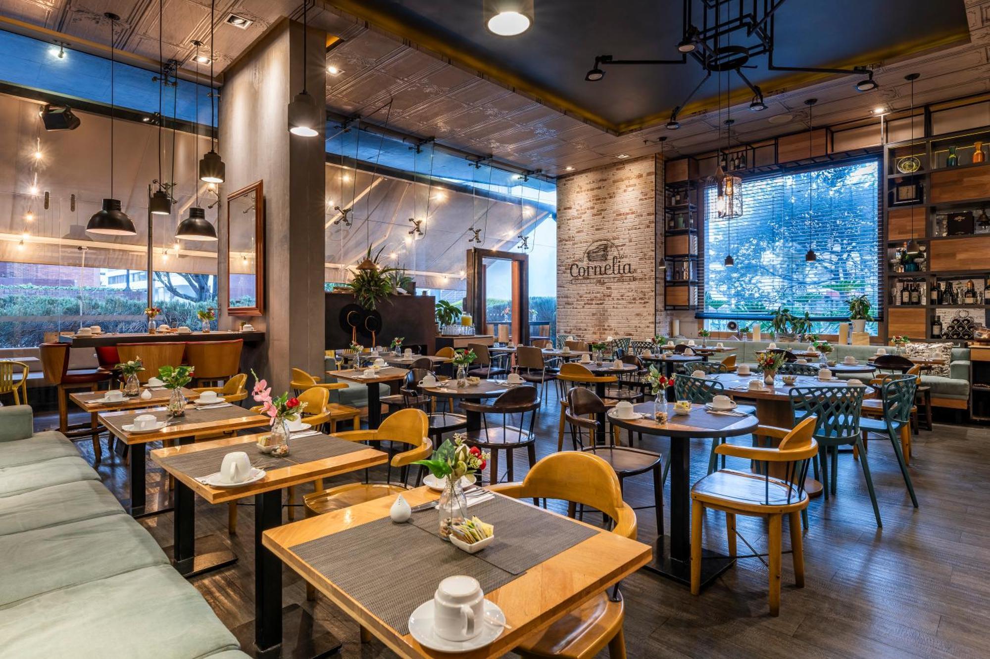 Hotel 100 Luxury Suites By Preferred Bogota Bagian luar foto Restaurant in the hotel