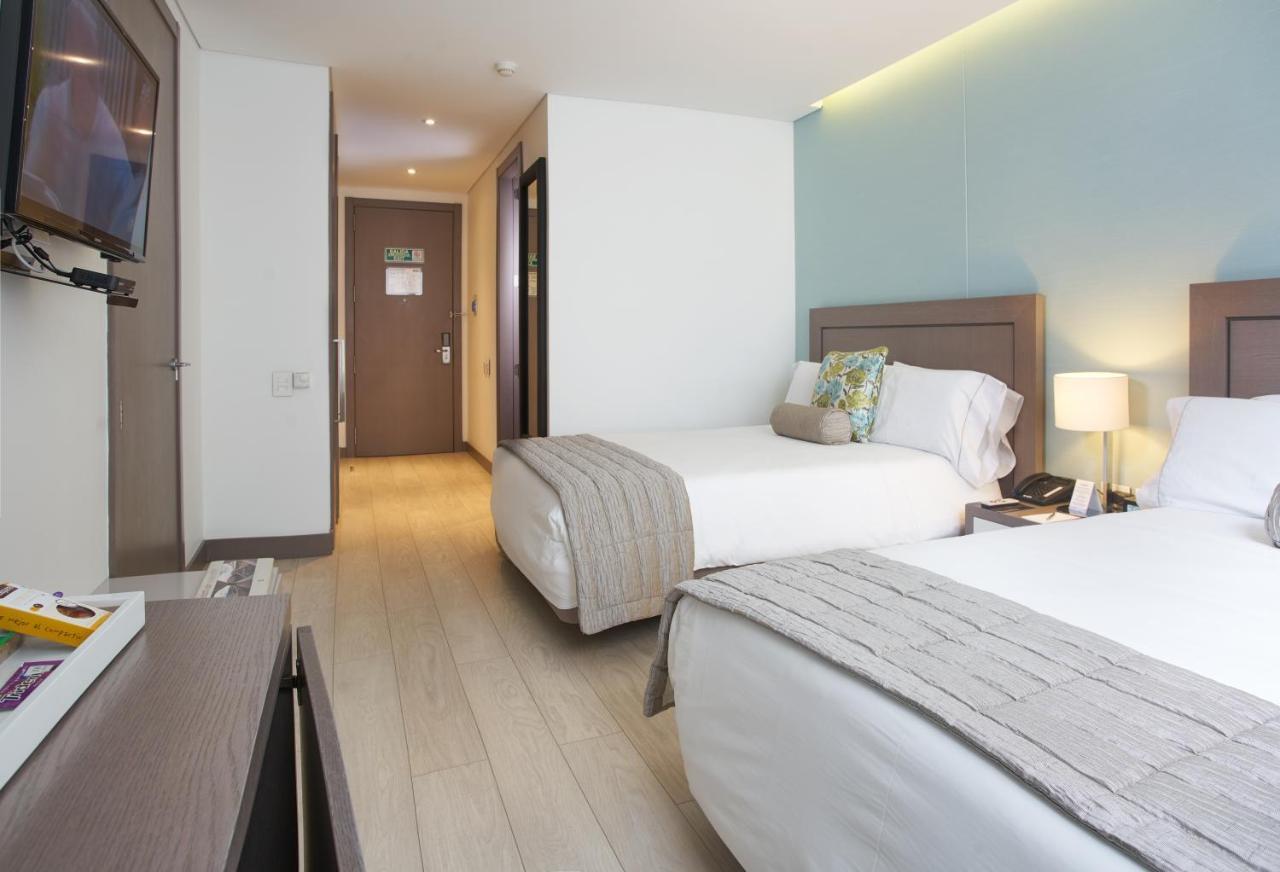 Hotel 100 Luxury Suites By Preferred Bogota Bagian luar foto A room at the hotel