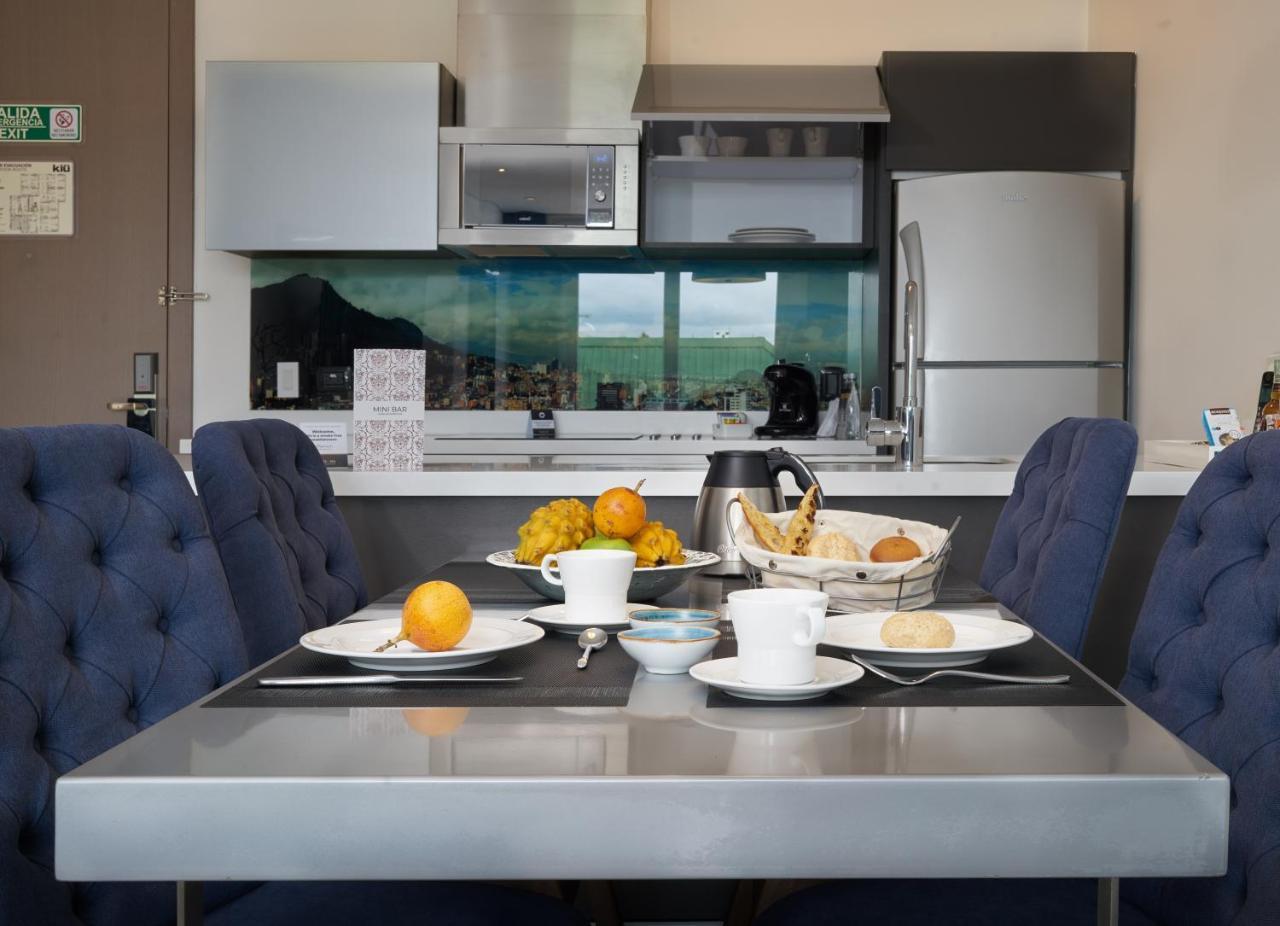 Hotel 100 Luxury Suites By Preferred Bogota Bagian luar foto A modern kitchen