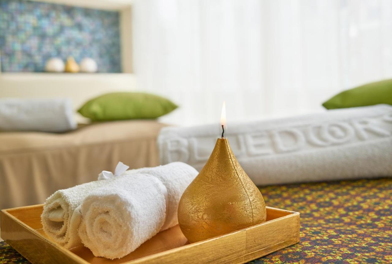 Hotel 100 Luxury Suites By Preferred Bogota Bagian luar foto A spa treatment room